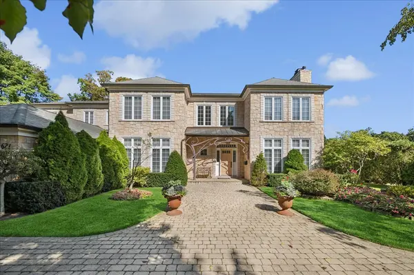 621 Sheridan RD, Glencoe, IL 60022