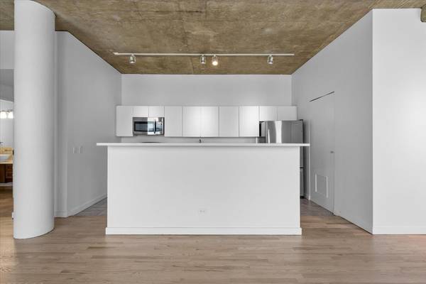 939 W Huron ST #308, Chicago, IL 60642