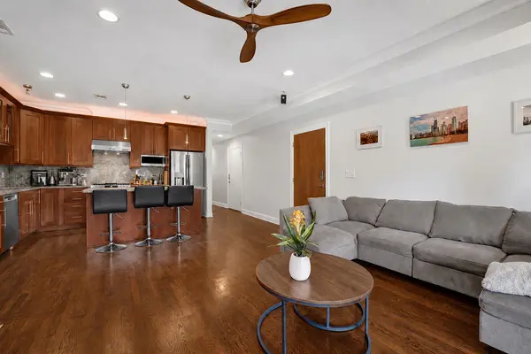 409 W North AVE #2E, Chicago, IL 60610