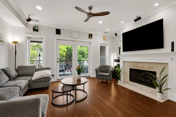 409 W North AVE #2E, Chicago, IL 60610