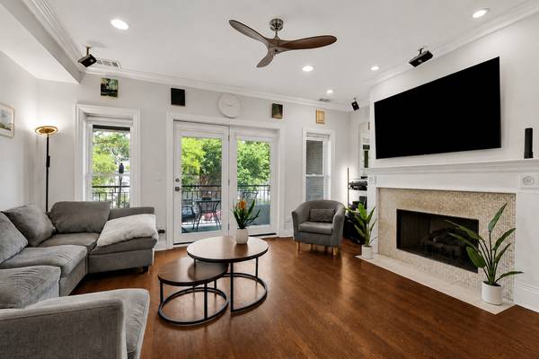409 W North AVE #2E, Chicago, IL 60610