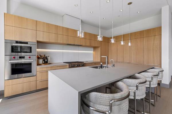 935 Lake ST E #403, Wayzata, MN 55391