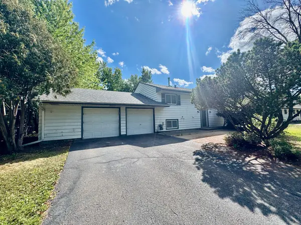 2001 Yellowstone TRL, Brooklyn Park, MN 55444