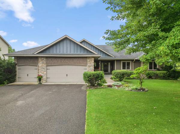1678 Hunters TRL, Centerville, MN 55038