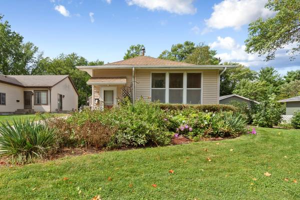 904 5th ST SW, Waseca, MN 56093