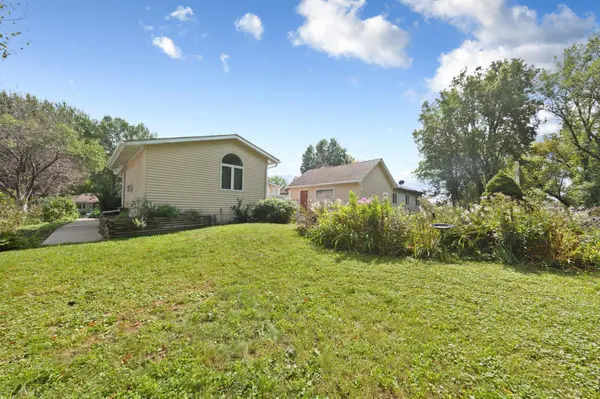 904 5th ST SW, Waseca, MN 56093