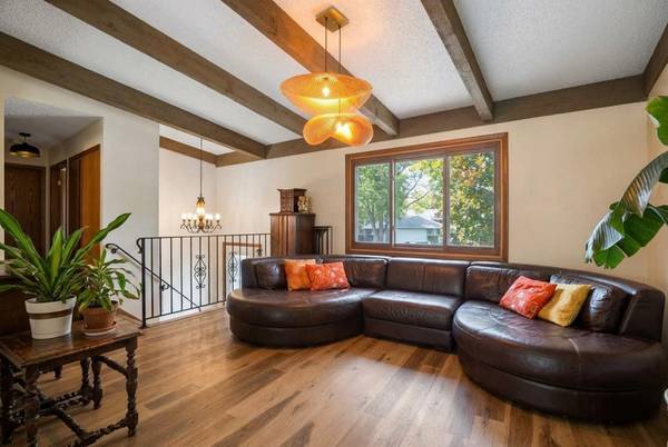 6800 Valley PL, Crystal, MN 55427
