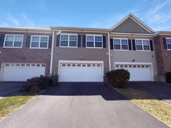 7231 Jewel LN N #702, Maple Grove, MN 55311