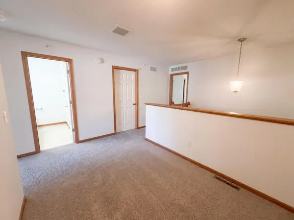 7231 Jewel LN N #702, Maple Grove, MN 55311