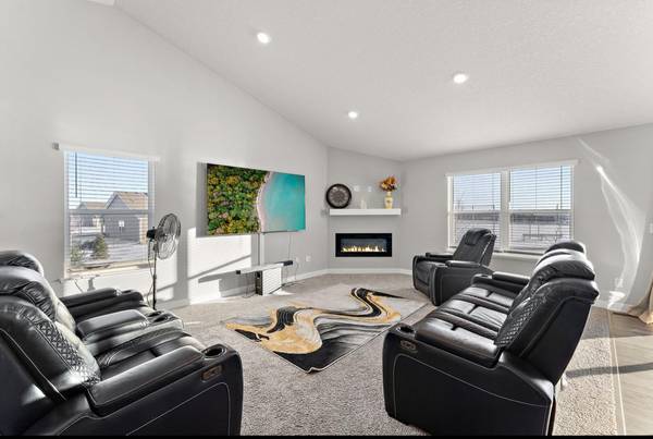 5124 Mustang CIR, Woodbury, MN 55129