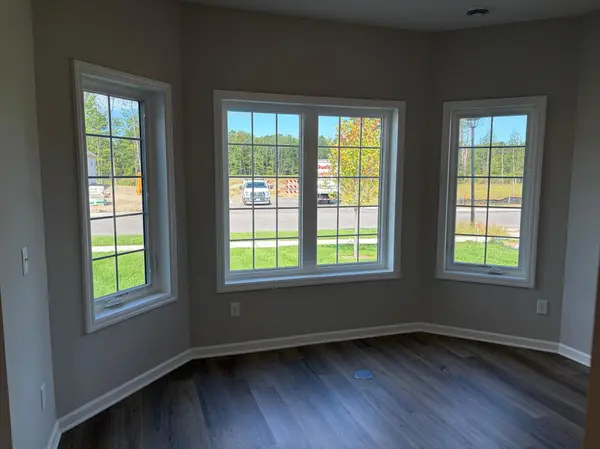 8208 Haywood DR, Lino Lakes, MN 55014