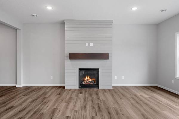 22384 Denmark CT, Farmington, MN 55024