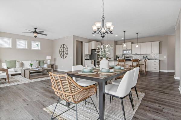 9189 Plymouth RD, Woodbury, MN 55129