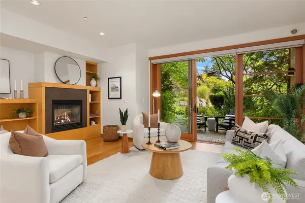 722 NE Vineyard LN #L102, Bainbridge Island, WA 98110