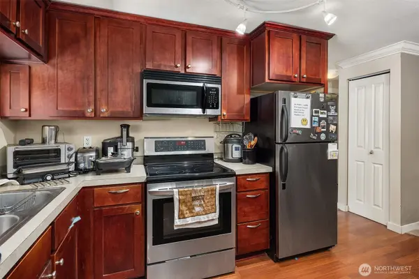 23417 16th PL S #B203, Des Moines, WA 98198