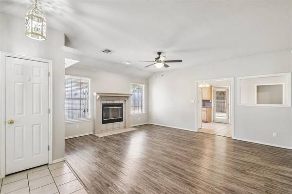 620 NW 21st ST, Moore, OK 73160