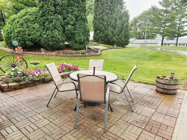 W2998 LEDGE RD, Mount Calvary, WI 53057-9747