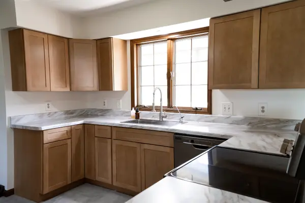 N5640 FAIRWAY DR, New London, WI 54961