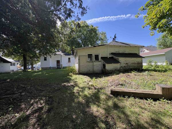 38 18TH ST, Clintonville, WI 54929