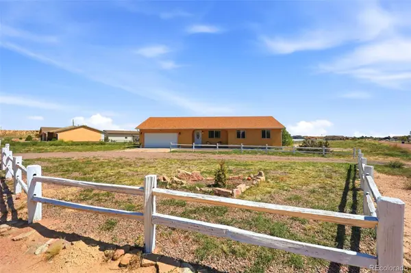 1218 E Onizuka LN, Pueblo West, CO 81007