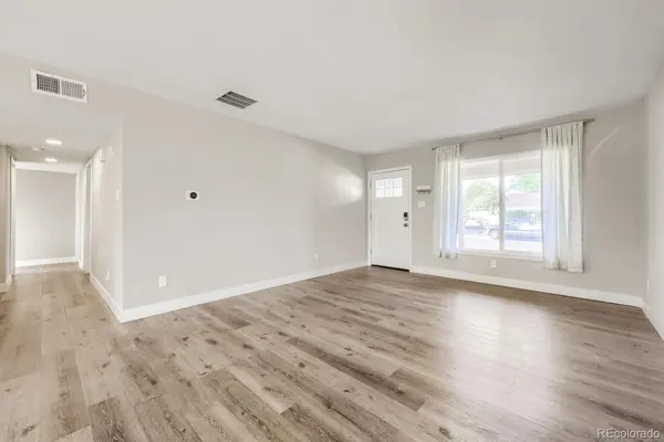 831 Tucson ST, Aurora, CO 80011