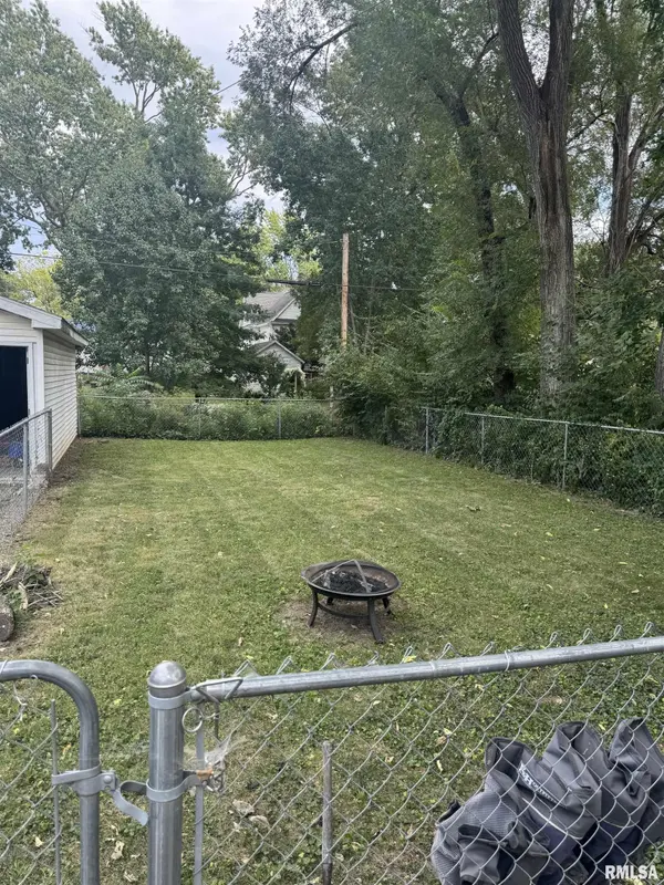 537 N PLUM ST, Havana, IL 62644