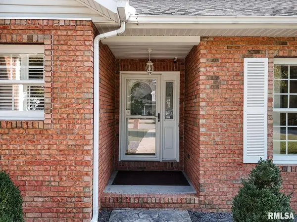 1803 Reveille RD, Marion, IL 62959