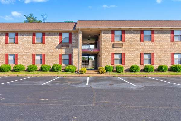 102 Laurel Cove Dr #26, Hopkinsville, KY 42240