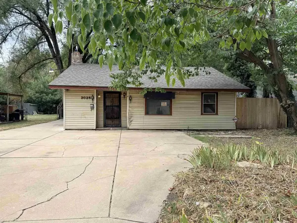 2025 S Spruce St, Wichita, KS 67211