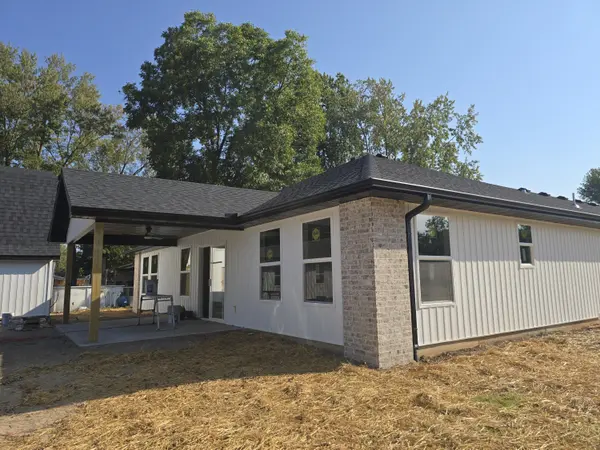 587 S Chicago AVE, Marionville, MO 65705