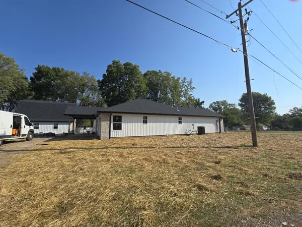 587 S Chicago AVE, Marionville, MO 65705