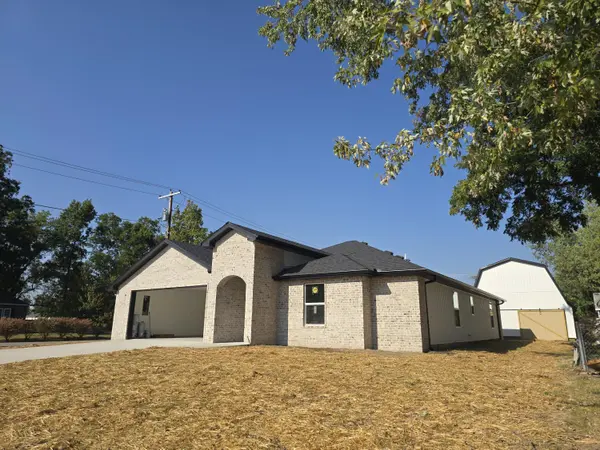 587 S Chicago AVE, Marionville, MO 65705