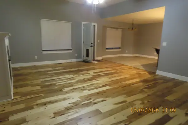 4428 W Cloverleaf TER, Battlefield, MO 65619
