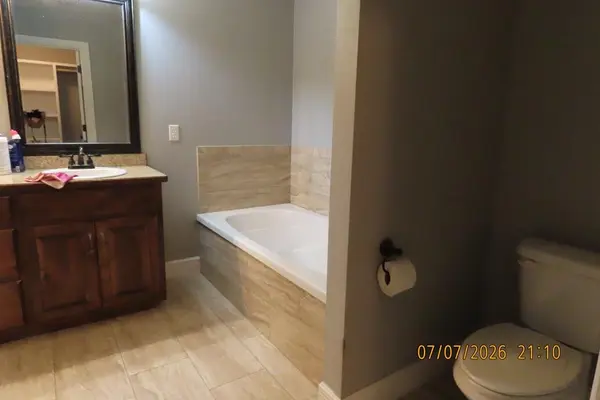 4428 W Cloverleaf TER, Battlefield, MO 65619