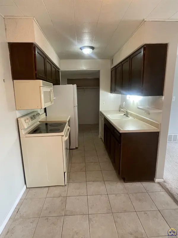 2318 SW Briarwood  PLZ #305 D, Topeka, KS 66611