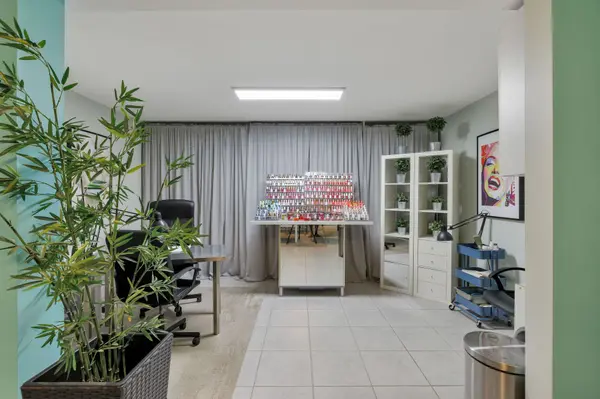120 Bronte RD #7, Oakville, ON L6L 3C1