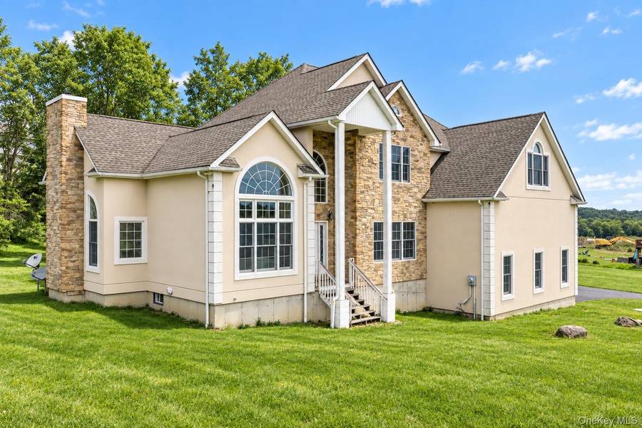 107 Breeze Hill RD, New Hampton, NY 10958