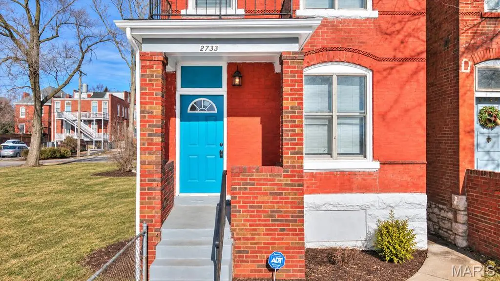 2733 Shenandoah AVE, St Louis, MO 63104