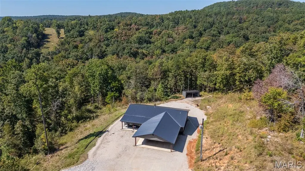 19 Dazey RD, Van Buren, MO 63965
