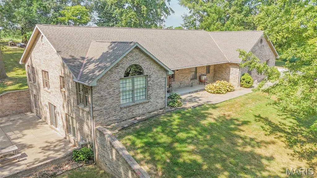 25409 415th Street, Pittsfield, IL 62363