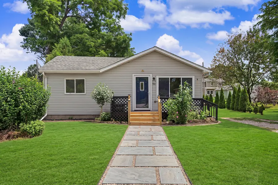 921 A Fleming ST, Hobart, IN 46342