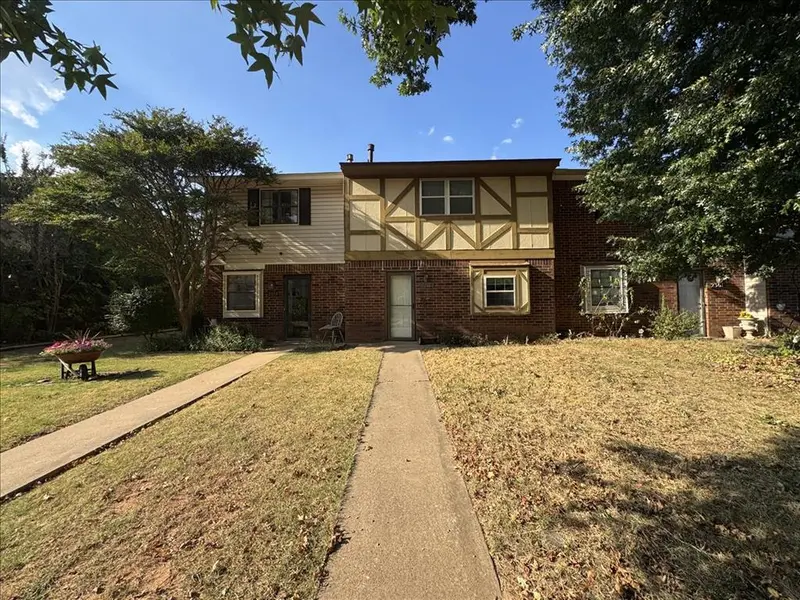 2357 Heatherfield LN, Norman, OK 73071