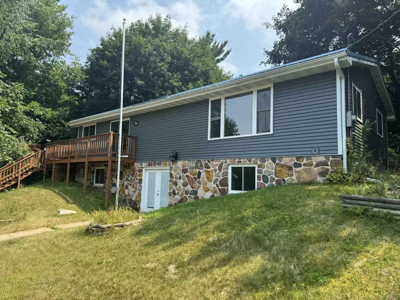 N2108 COUNTY ROAD K, Waupaca, WI 54981