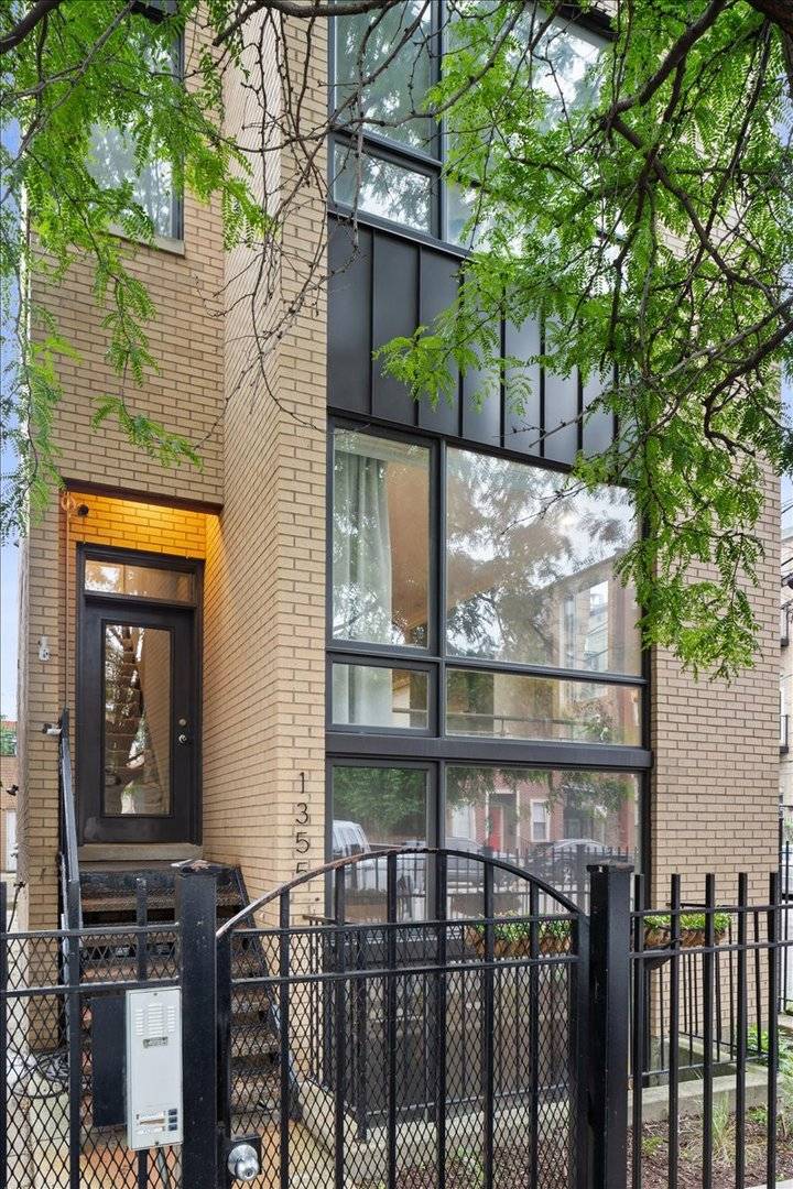 1355 W Erie ST #1, Chicago, IL 60622