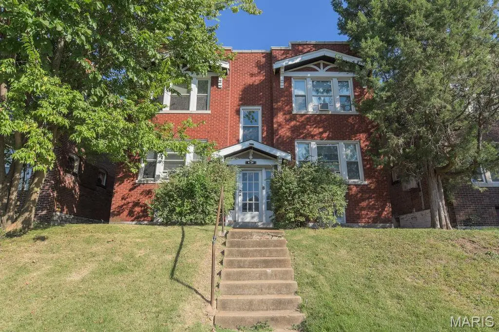 4234 Dewey AVE, St Louis, MO 63116