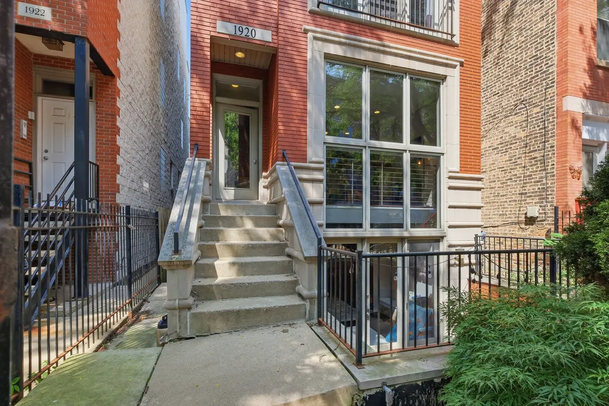 1920 W Diversey Pkwy #1, Chicago, IL 60614