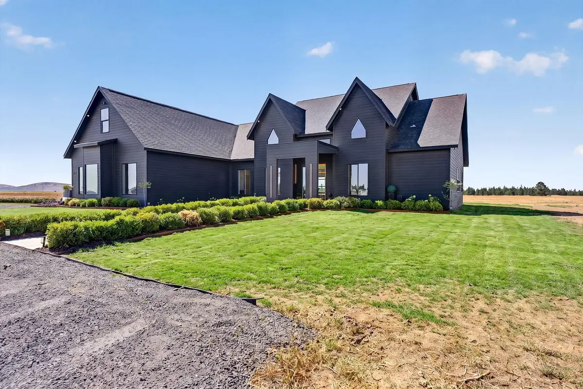 3772 S Brooks Rd, Medical Lake, WA 99022