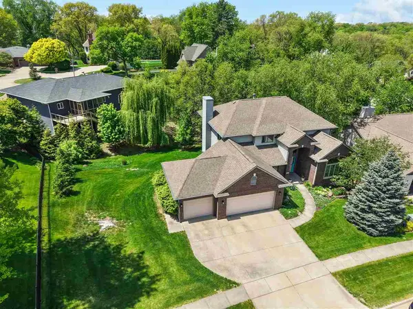 1802 Brown Deer Trl, Coralville, IA 52241