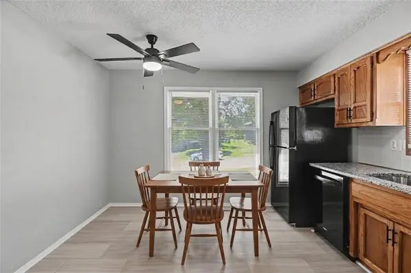 1704 NE Patterson ST, Lee's Summit, MO 64063
