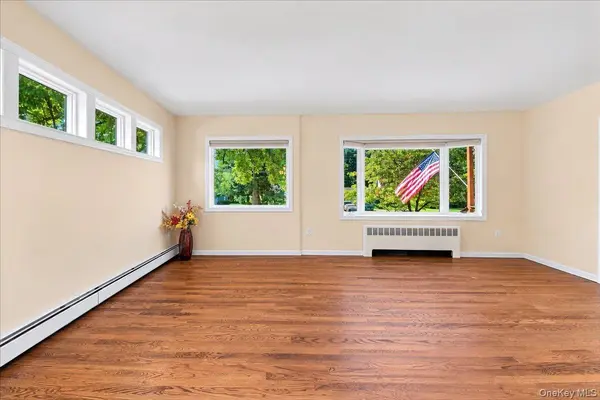 3740 Eleanor DR, Mohegan Lake, NY 10547